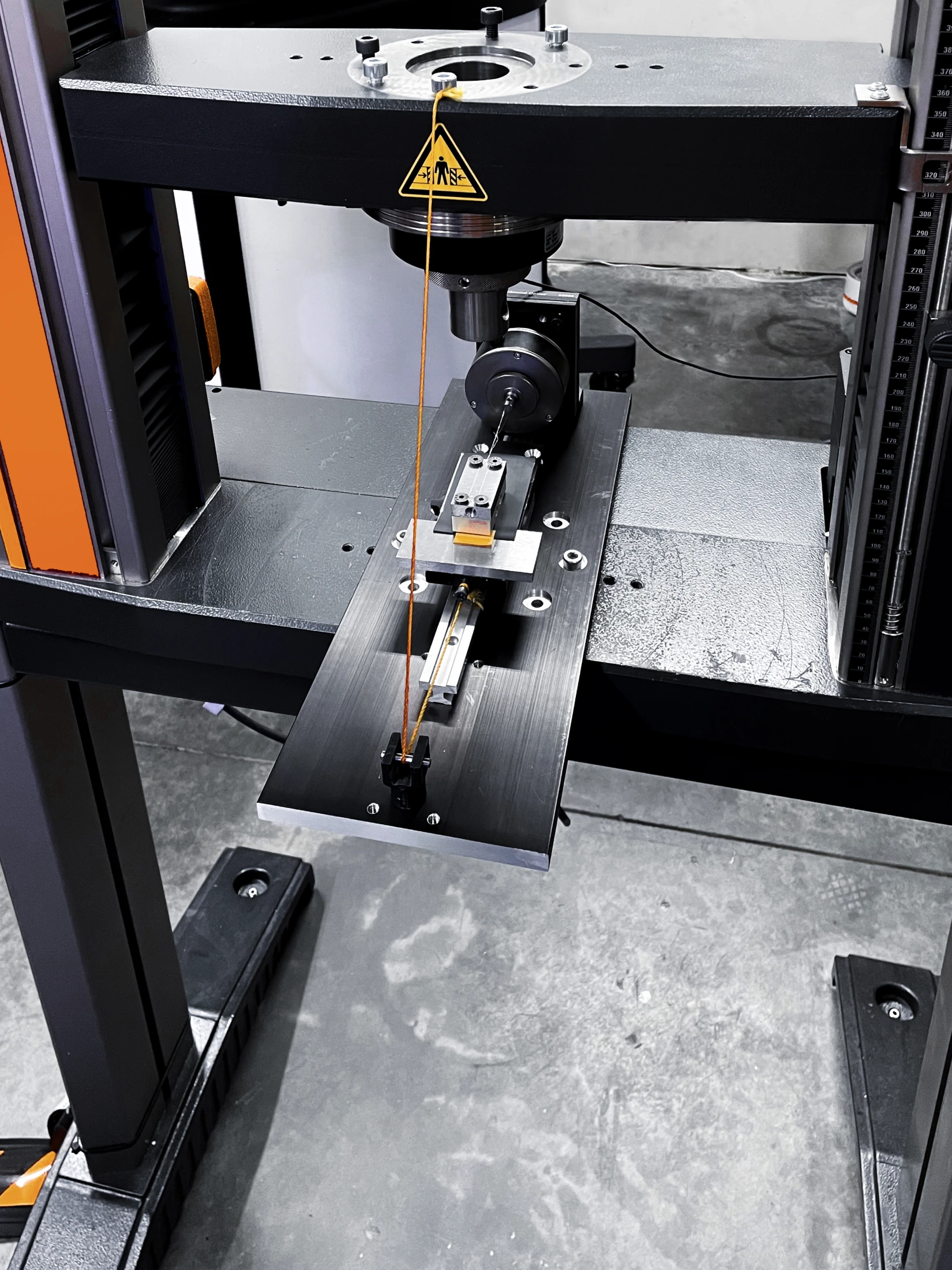 Friction Testing Setup_Z020_1_FADI-AMT