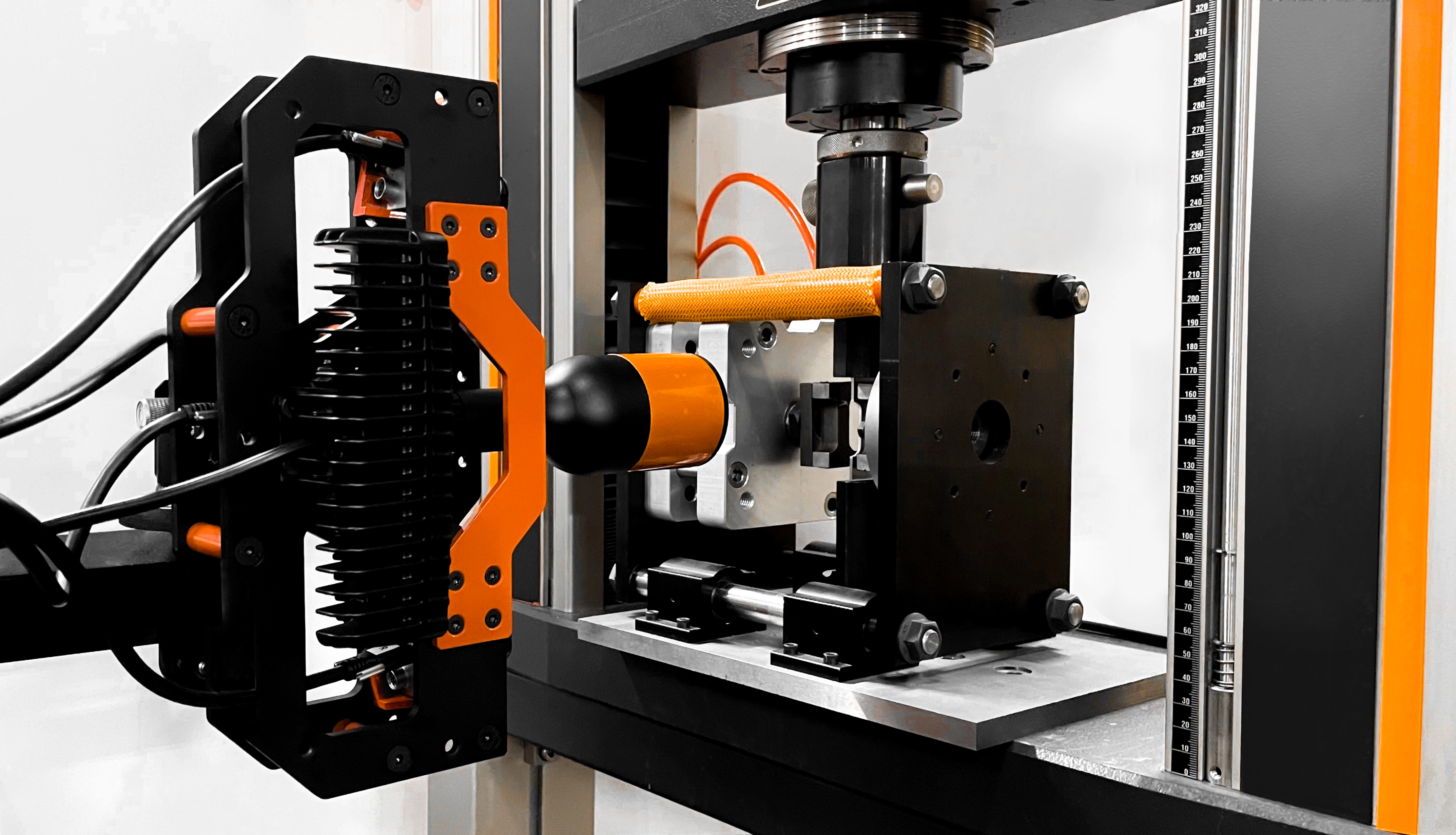 Cyclic Tension Compression Testing Setup, Z020, mi Sensor 1, material-insights